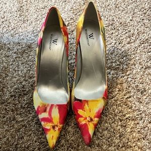Worthington heeled shoes. Never worn.